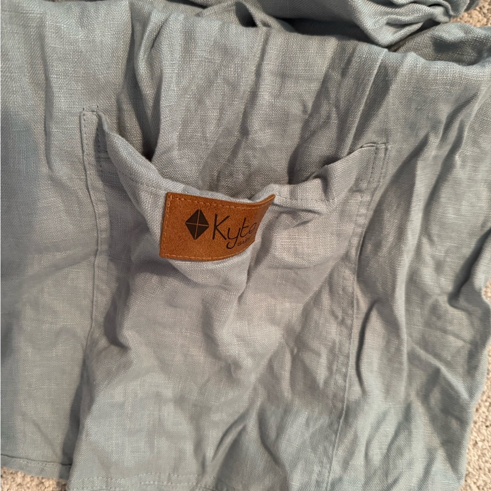 Kyte Baby Linen Ring Sling in Willow - Picture 4 of 6